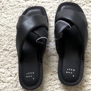 Daisy crossband slide sandals